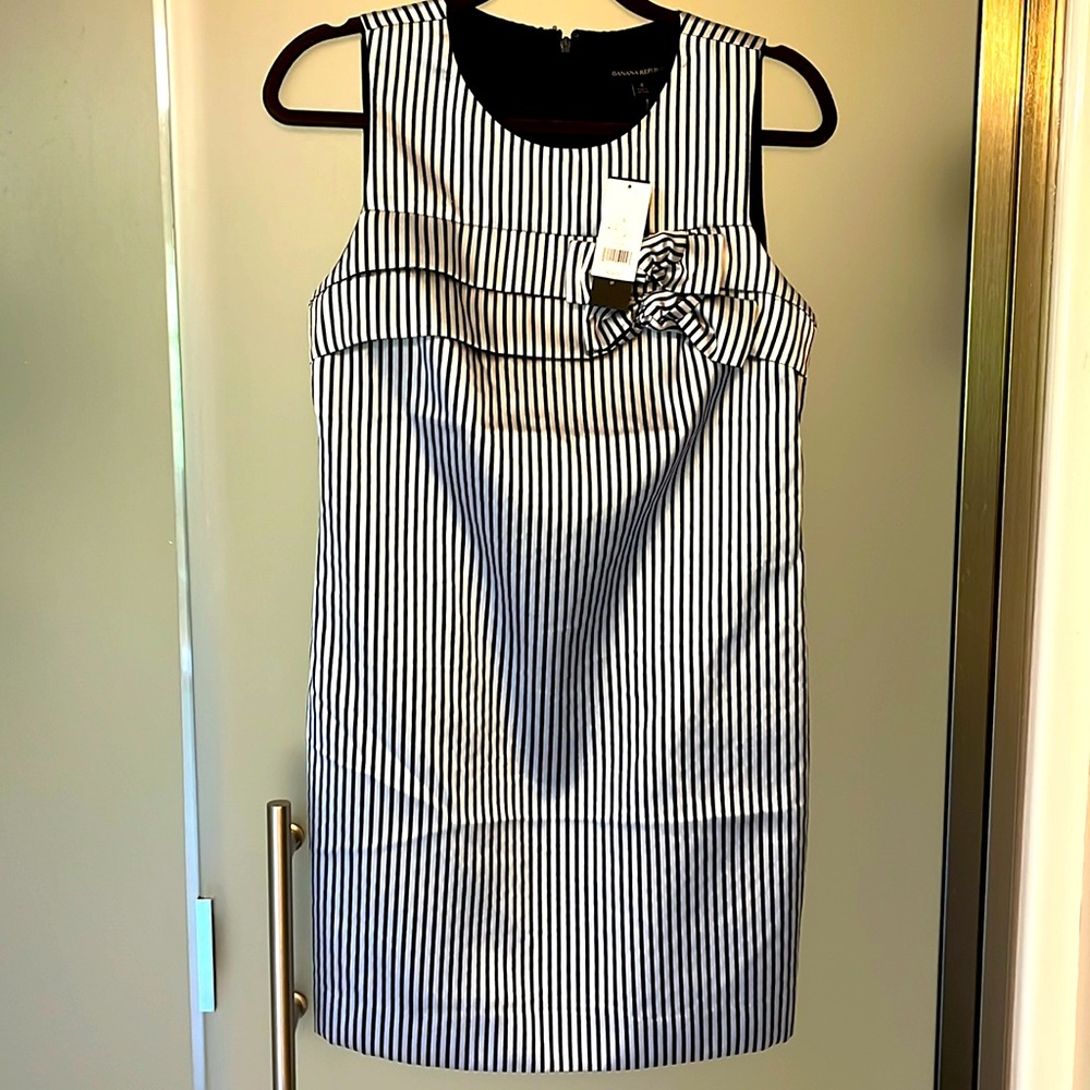 NWT BANANA REPUBLIC , sixe 4 dress
